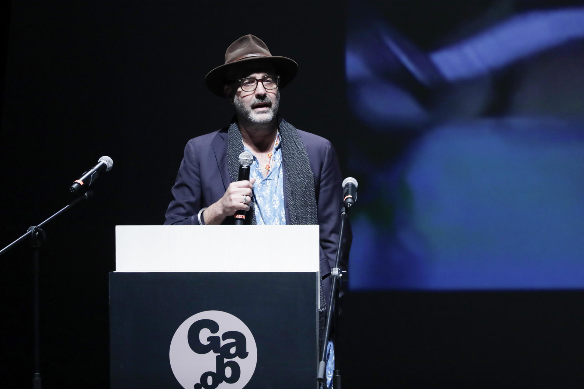 Fotografía de archivo del cubano Fabien Pisani durante la ceremonia de entrega del Premio Gabo en Bogotá (Colombia). EFE/Carlos Ortega