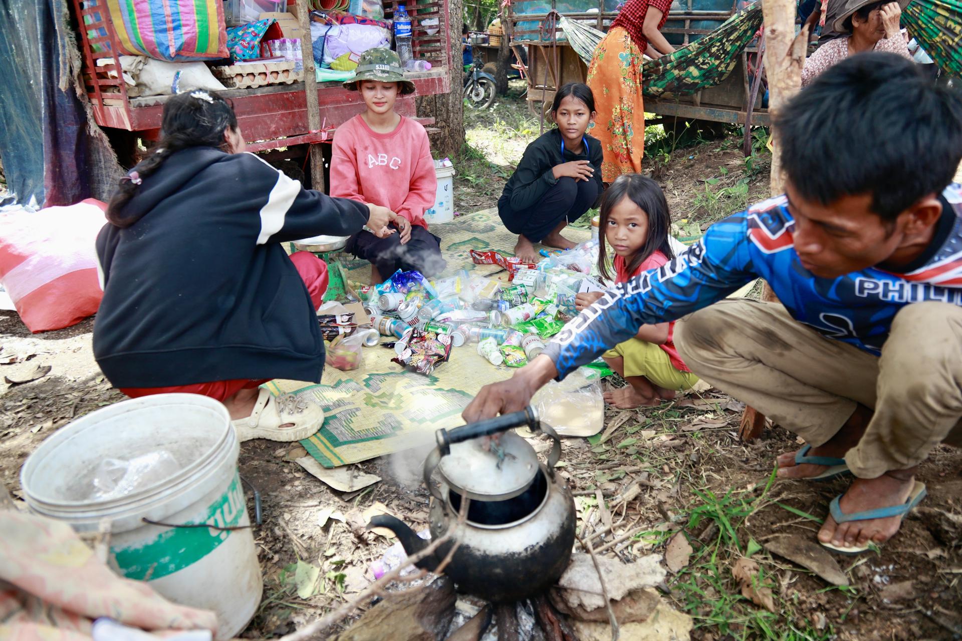 Un grupo de camboyanos desplazados por el conflicto con Tailandia.
EFE/EPA/KITH SEREY