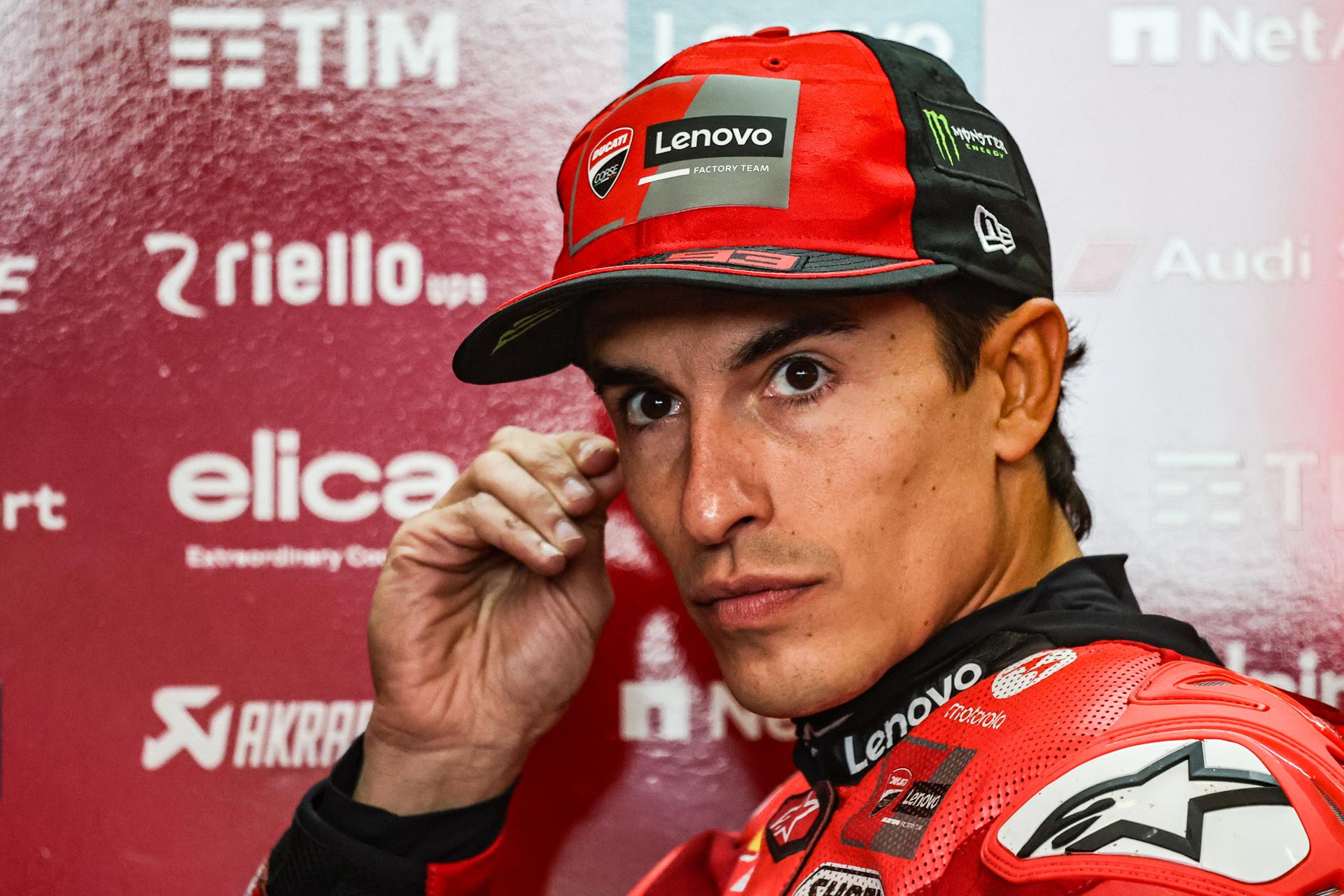 El piloto español de MotoGP Marc Márquez (Ducati Lenovo) durante los entrenamientos libres, este sábado, para el Gran Premio de Motociclismo de Alemania en el circuito de Sachsenring. EFE/Filip Singer