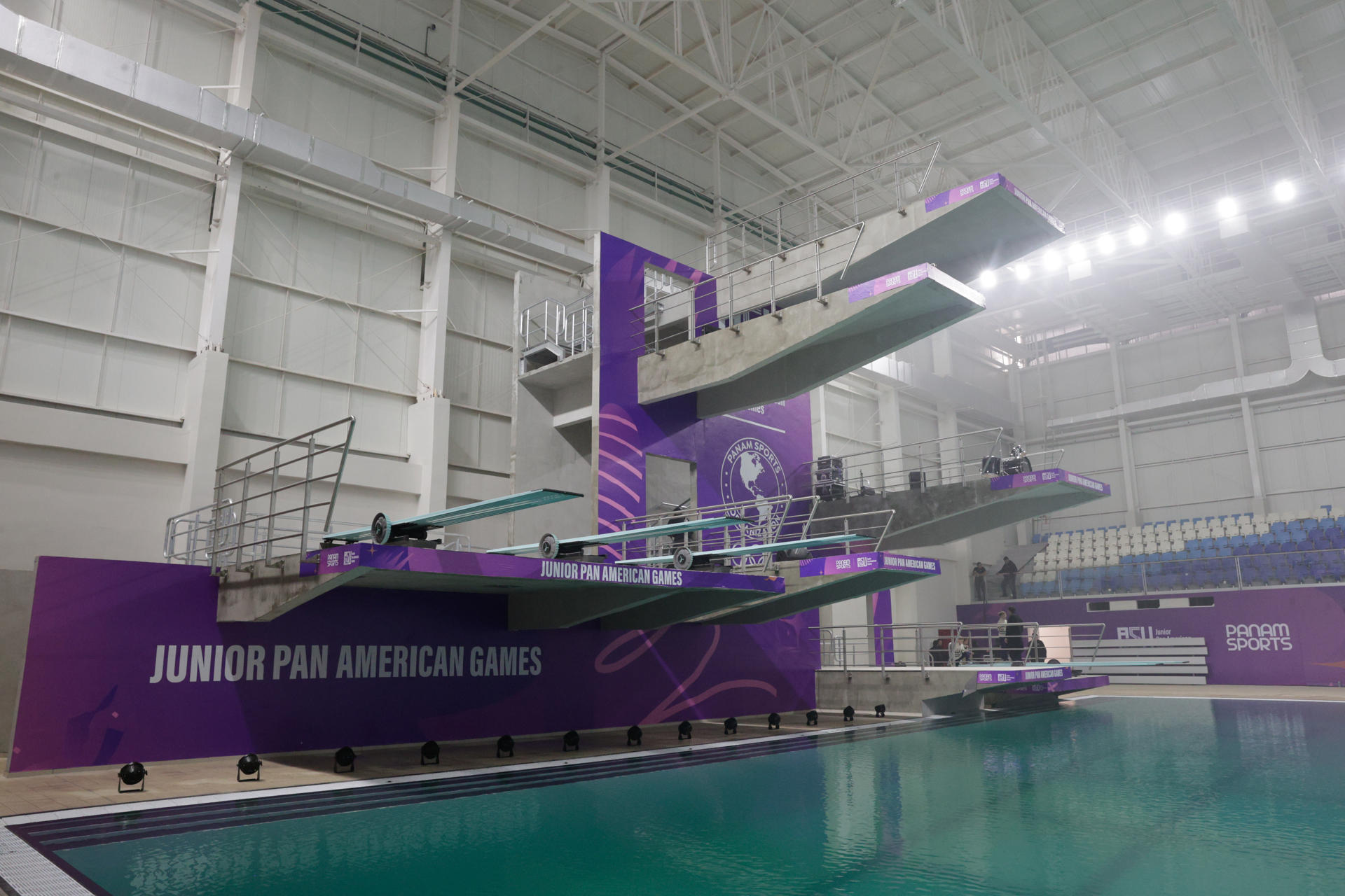 Vista general este sábado, 5 de julio, del centro acuático olímpico para los Juegos Panamericanos Junior de 2025, que se celebrarán del 9 al 23 de agosto, en Luque (Paraguay). EFE/Juan Pablo Pino