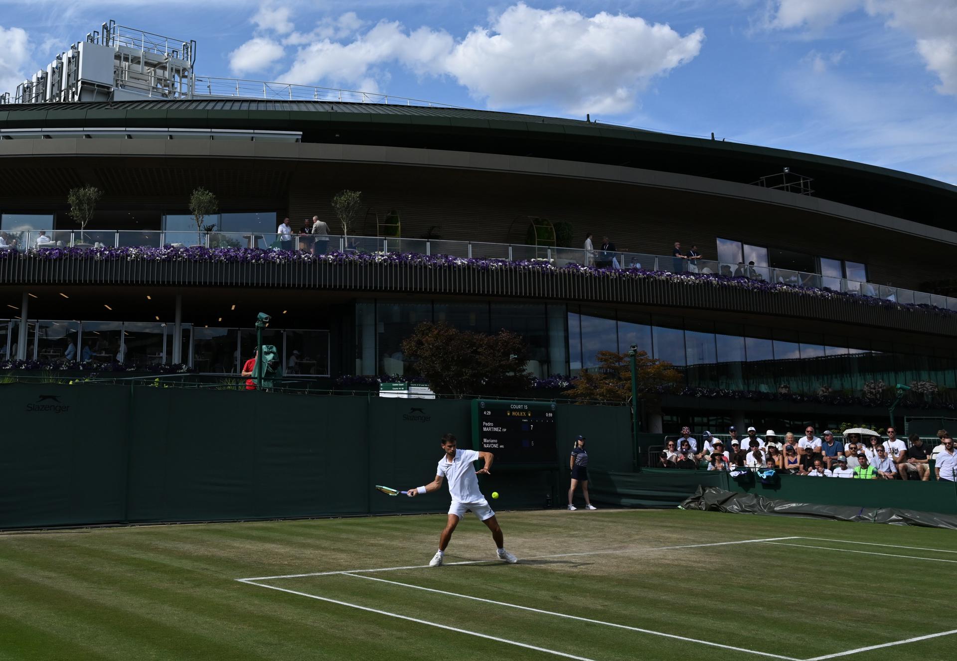 El argentino Mariano Navone durante su partido en el torneo de tenis de Wimbledon. (Tenis, España, Reino Unido) EFE/EPA/DANIEL HAMBURY EDITORIAL USE ONLY