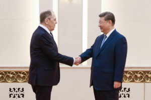 El presidente chino, Xi Jinping, se reunió este martes en Pekín con el canciller ruso, Serguéi Lavrov, en un momento marcado por el endurecimiento del tono de Estados Unidos hacia Rusia, con el presidente estadounidense, Donald Trump, amenazando con aranceles si no se alcanza un acuerdo de paz en Ucrania en 50 días. EFE/ Cuenta de X del ministerio de Asuntos Exteriores de Rusia // SOLO USO EDITORIAL/SOLO DISPONIBLE PARA ILUSTRAR LA NOTICIA QUE ACOMPAÑA (CRÉDITO OBLIGATORIO)