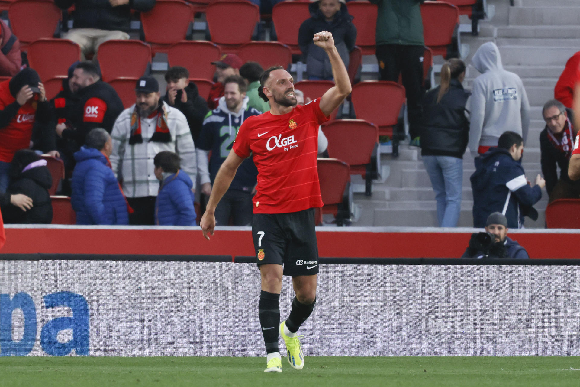 El delantero del Mallorca Vedat Muriqi en el estadio Son Moix de Palma en foto de archivo de CATI CLADERA. EFE