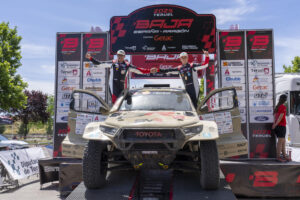 El piloto portugués João Ferreira (Toyota) y su copiloto Filipe Palmeiro han ganado la Baja Aragón 2025. EFE/ Antonio García