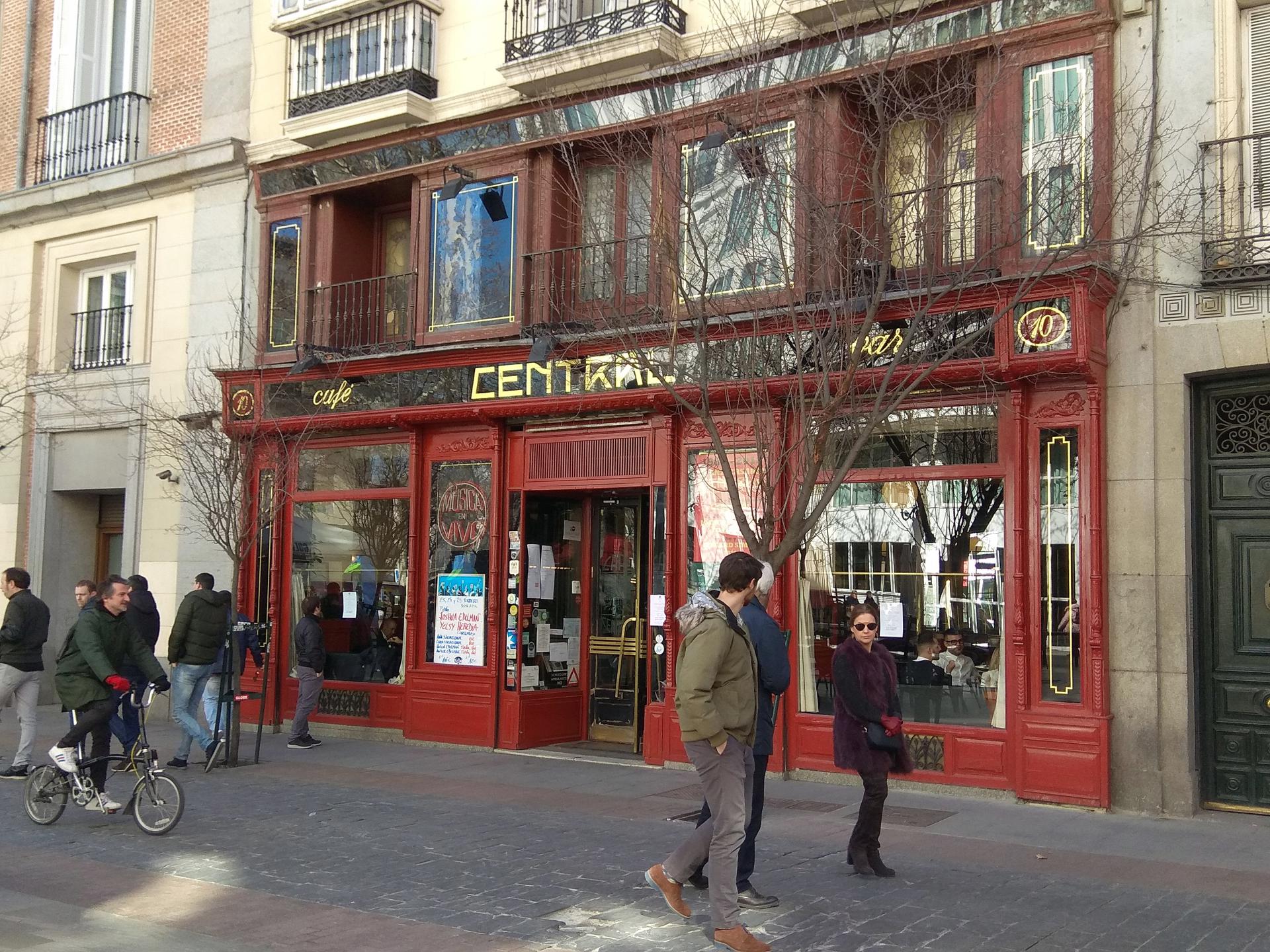 Fachada del Café Central en la madrileña plaza del Ángel, punto de referencia ineludible para los amantes del jazz en directo. EFE/Paloma Puente