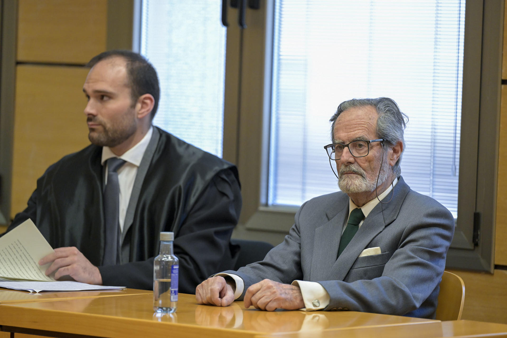 Un jurado popular ha declarado este sábado culpable, con siete votos a favor y 2 en contra, de un delito de homicidio con dolo eventual a José Lomas, el librero de Ciudad Real acusado de matar de dos disparos a Nelson David, un intruso que se coló de noche en su finca de campo para robar útiles de campo. EFE/Jesús Monroy