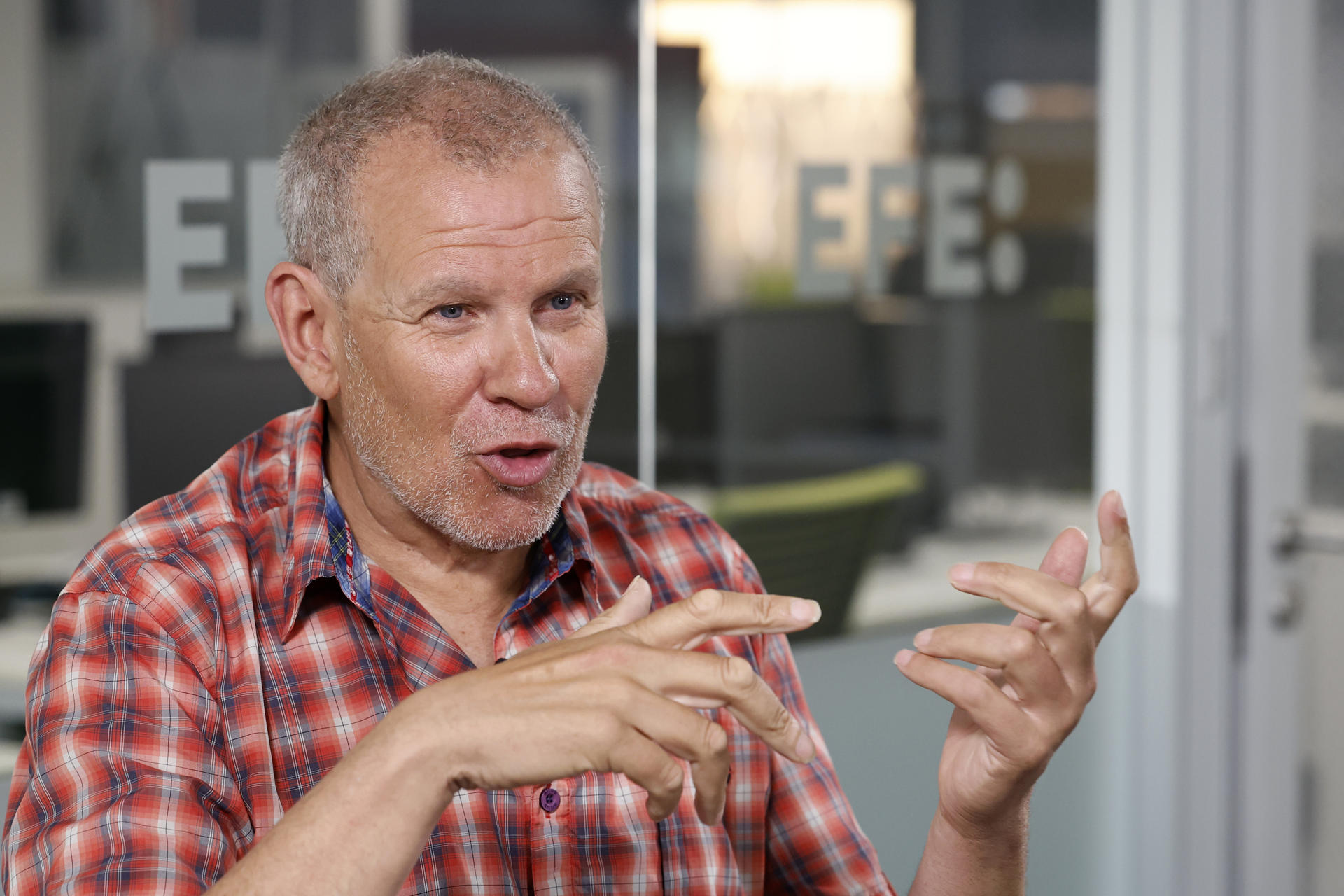 - El explorador español Ramón Larramendi asegura en entrevista con EFE que en Groenlandia, una isla con gran valor geoestratégico, las autoridades apuestan por la minería para su futuro, actividad para la que "se han aprobado proyectos con participación de empresas estadounidenses", y que necesitan "altos estándares medioambientales" para no comprometer sus ecosistemas.EFE/ Chema Moya