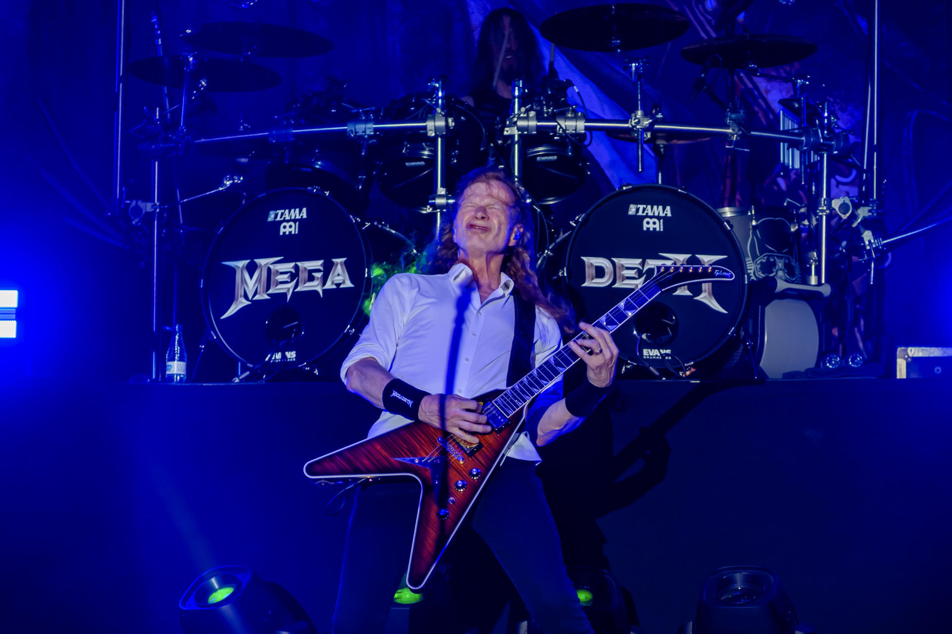 La banda estadounidense de trash metal Megadeth durante el concierto que han ofrecido hoy jueves incluido en el Icónica Sevilla Fest que se celebra en la capital andaluza. EFE/Raúl Caro