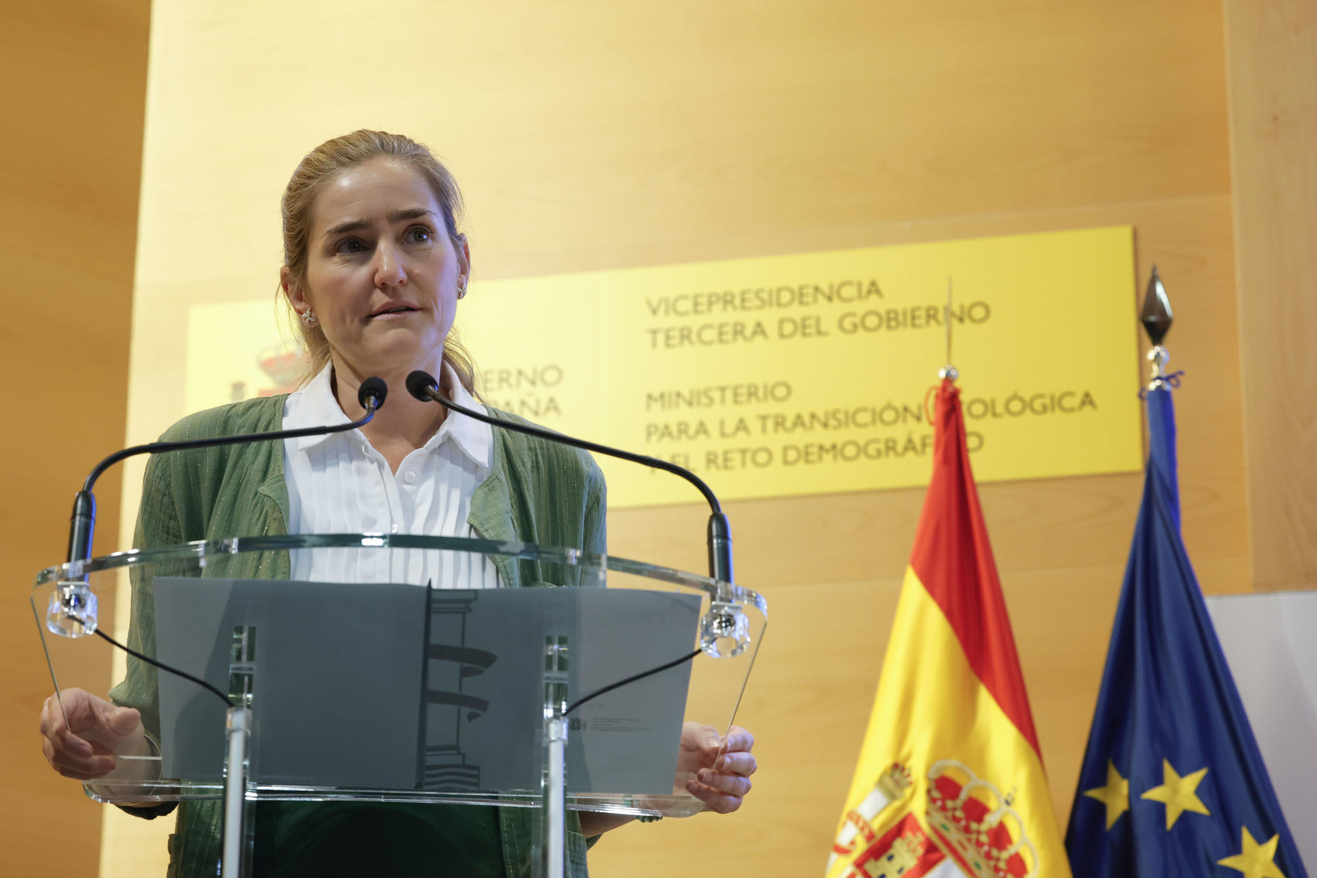 La vicepresidenta y ministra para la Transición Ecológica, Sara Aagesen, presenta este miércoles en la sede del Ministerio el informe 'Mujeres en la Transición Ecológica 2025'. EFE/ Zipi Aragon
