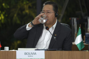 El presidente de Bolivia Luis Arce, participa durante la cumbre de los BRICS este domingo, en Río de Janeiro (Brasil). EFE/Antonio Lacerda