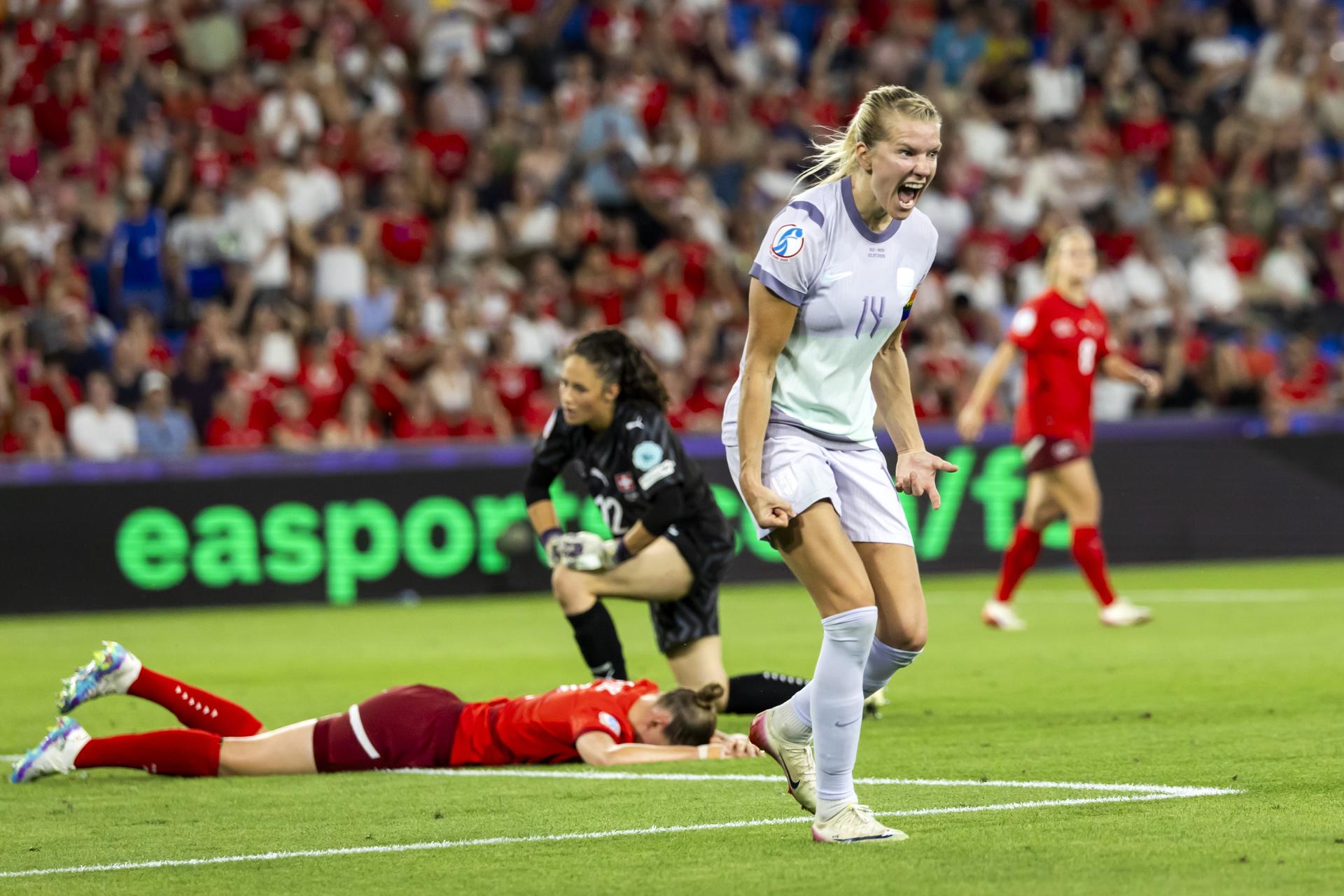 Noruega logró una remontada agónica este miércoles al imponerse por 1-2 a la anfitriona Suiza, en el partido inaugural de la Eurocopa femenina 2025, y que supuso un triunfo que supo proteger incluso después de fallar un penalti. EFE/EPA/MICHAEL BUHOLZER EDITORIAL USE ONLY
