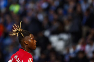 El serial sobre el futuro de Nico Williams (en la imagen), que este viernes renovó con el Athletic Club hasta 2035, terminó de la misma manera que el verano pasado para el Barcelona, que por segundo año consecutivo se ha quedado con la miel en los labios en su objetivo de firmar al extremo internacional español. EFE/ Quique García/Archivo
