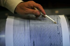 Fotografía de archivo de un sismógrafo tras un terremoto. EFE/Ulises Rodríguez