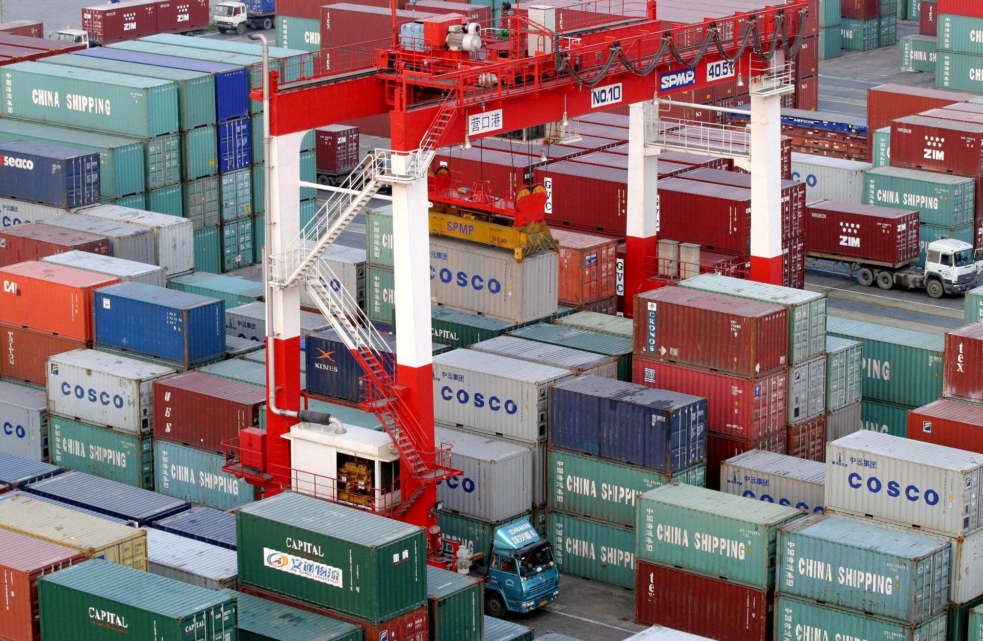 Imagen de archivo de contenedores con productos chinos para la exportación. EFE/Du Juan