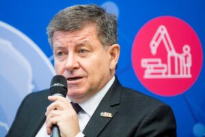 Fotografía de archivo del secretario general adjunto de Políticas de la ONU y presidente del Grupo de Trabajo ONU 80, Guy Ryder, en Ginebra (Suiza). EFE/Jean-christophe Bott