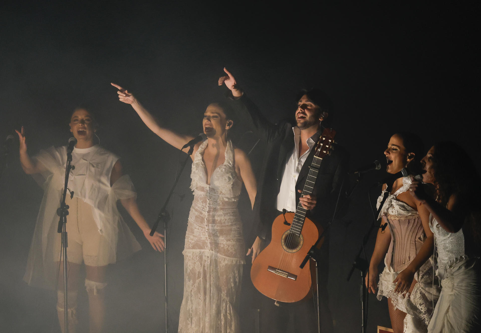 Yerai Cortés, uno de los guitarristas del momento tras protagonizar la ópera prima de C Tangana, recala este jueves en el Festival de Jazz de San Sebastián con su espectáculo 'Guitarra Coral', una conjunción de flamenco de raíz con estéticas vanguardistas. EFE/Juan Herrero.