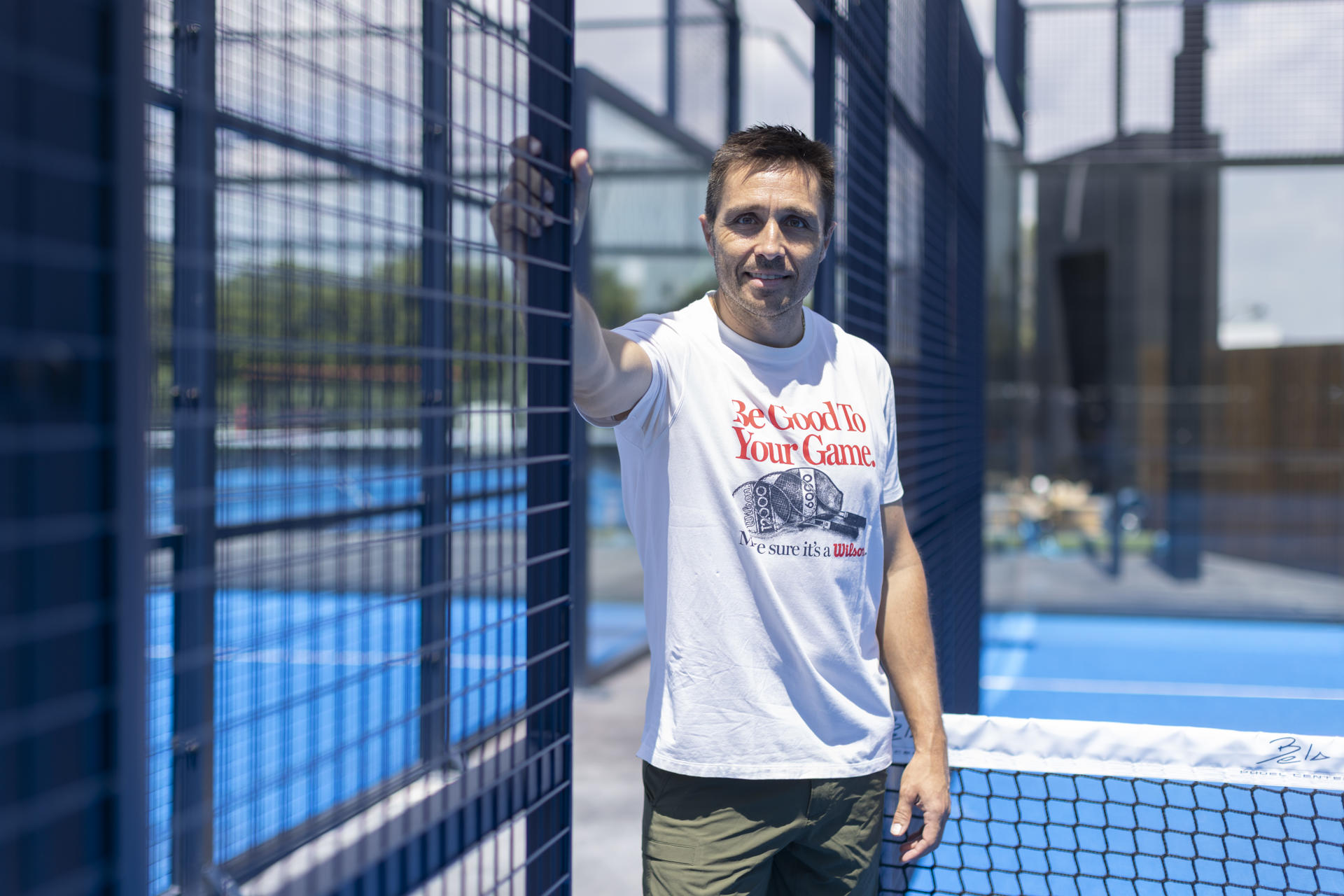 Fernando Belasteguín, que fue número 1 de pádel durante 16 años consecutivos, durante la entrevista concedida a la agencia EFE, con motivo de la publicación de su libro "Bela.La historia continúa". EFE/Marta Pérez
