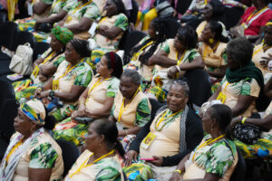 Mujeres parteras asisten a la I Cumbre Mundial de Parteras este martes, en el Centro Cultural de Cali (Colombia). EFE/ Ernesto Guzmán Jr
