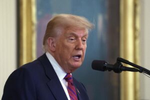 El presidente de EE.UU., Donald Trump, habla en un evento en la Casa Blanca en Washington, en una fotografía de archivo. EFE/WILL OLIVER
