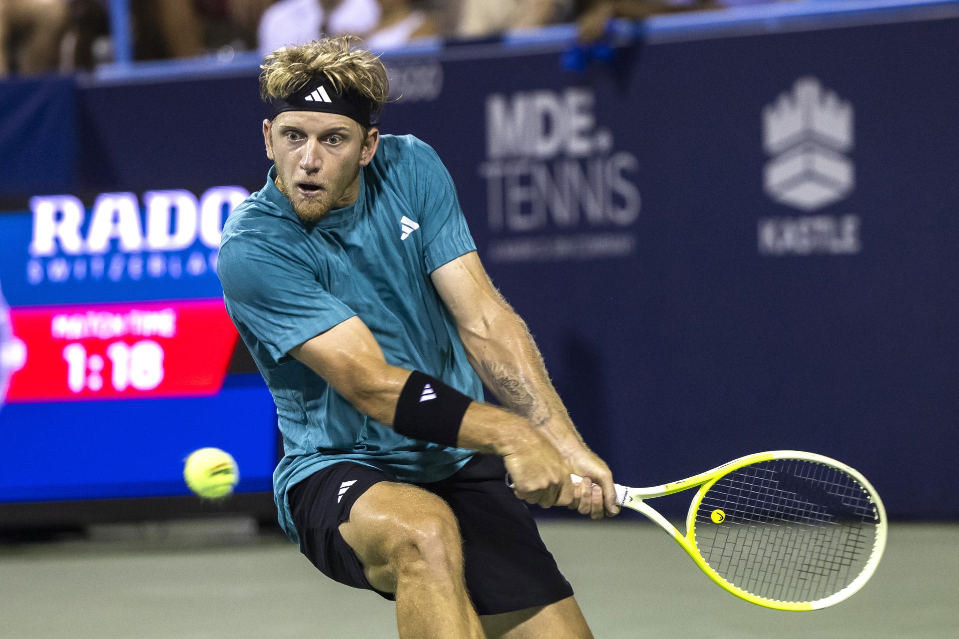 El español Alejandro Davidovich jugará la final del DC Open tras derrotar al estadounidense Ben Shelton y se medirá por el título con el australiano Alex de Minaur. EFE/EPA/JIM LO SCALZO