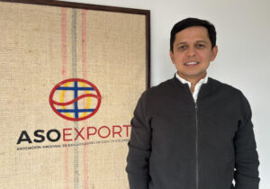 Fotografía cedida por Asoexport del presidente de la Asociación Nacional de Exportadores de Café de Colombia (Asoexport), Gustavo Andrés Gómez, posando en Bogotá (Colombia). EFE/ Asoexport