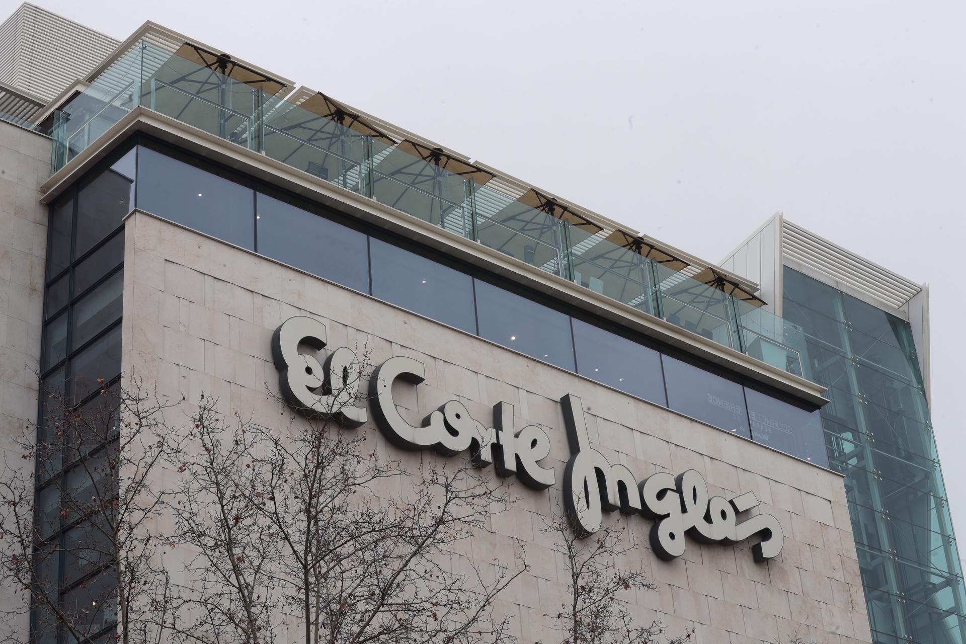Imagen de archivo del edificio del Corte Inglés de la calle Serrano en Madrid.  EFE/ Kiko Huesca