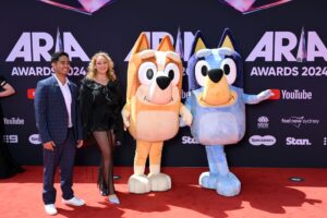 Fotografía del 20 de noviembre de 2024 que muestra a Bluey y Bingo en la alfombra roja durante la 38.ª edición anual de los Premios Musicales de la Asociación Australiana de la Industria Discográfica en en Sídney. EFE/EPA/STEVEN MARKHAM AUSTRALIA AND NEW ZEALAND OUT