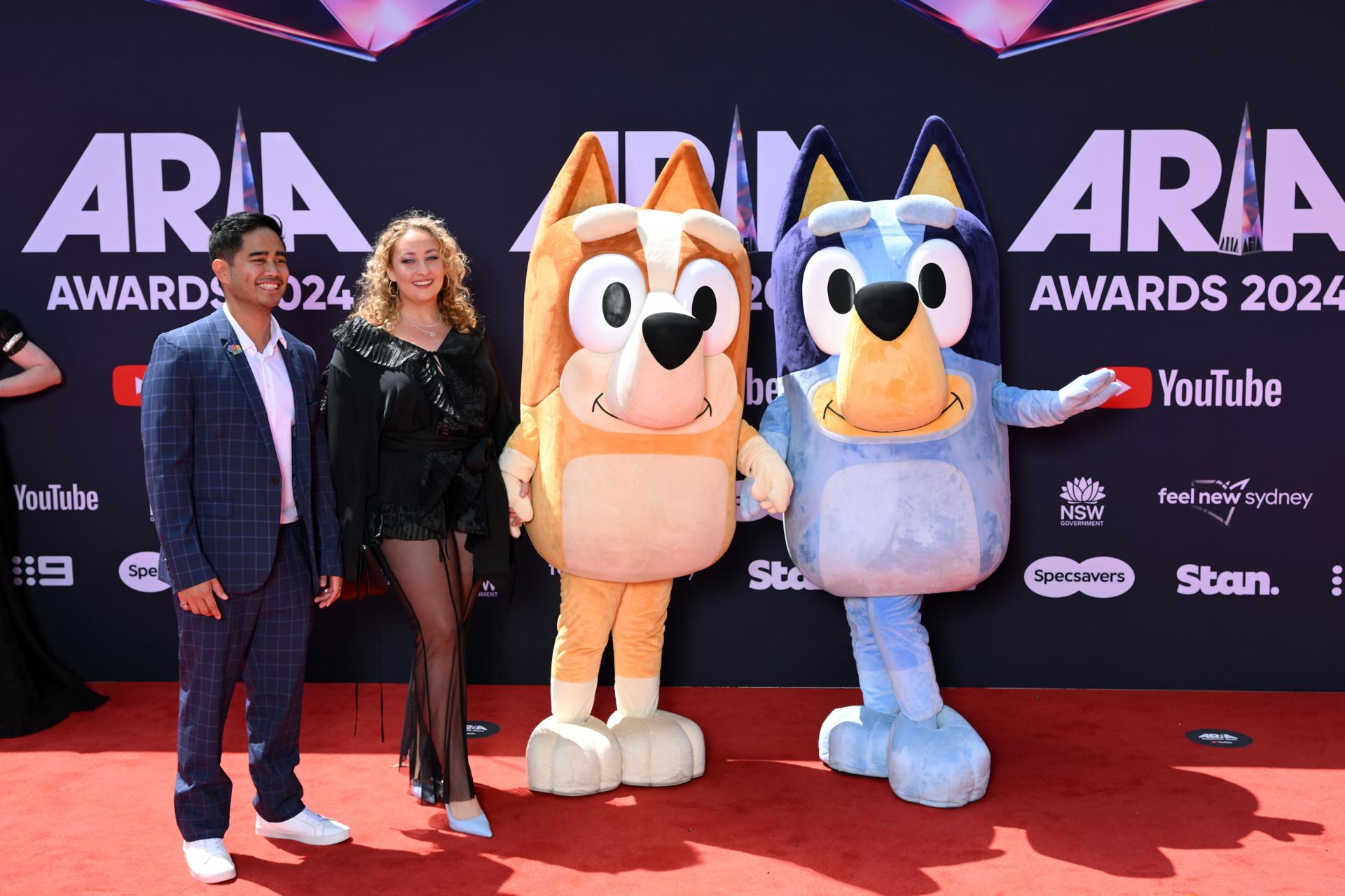 Fotografía del 20 de noviembre de 2024 que muestra a Bluey y Bingo en la alfombra roja durante la 38.ª edición anual de los Premios Musicales de la Asociación Australiana de la Industria Discográfica en en Sídney. EFE/EPA/STEVEN MARKHAM AUSTRALIA AND NEW ZEALAND OUT