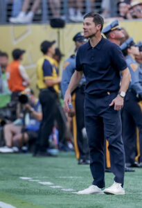 El entrenador del Real Madrid, Xabi Alonso, lamentó este martes que el creativo croata Luka Modric tuviera una despedida triste el mismo día que fue eliminado del Mundial de Clubes con una goleada por 4-0 del PSG. EFE/EPA/JUSTIN LANE