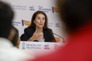 La consellera de Hacienda y Economía, Ruth Merino, durante la rueda de prensa ofrecida este martes para informar de los asuntos tratados en los plenos ordinario y extraordinario del Consell. EFE/Biel Aliño