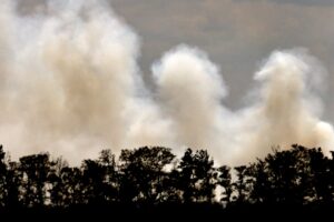 Imagen de un incendio cerca de Zeithain, Sajonia, Alemania. EFE/EPA/FILIP SINGER