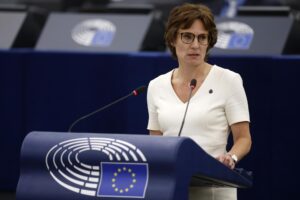 La comisaria de Medioambiente, Jessika Roswall, en una imagen de ayer martes. EFE/EPA/GUILLAUME HORCAJUELO