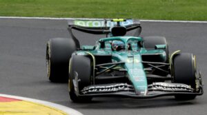 El español Fernando Alonso (Aston Martin), en el Gran Premio de Bélgica. EFE/EPA/OLIVIER MATTHYS