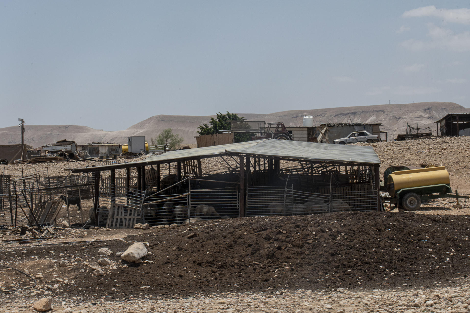 Vista de la comunidad beduina Ras Ein Al Auya, cuyos residentes constantemente están bajo alerta ante imprevisibles ataques de colonos israelíes.EFE/ Magda Gibelli