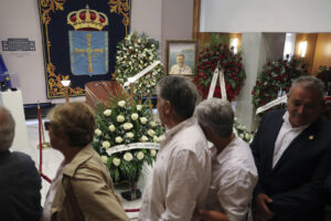 Capilla ardiente del expresidente asturiano Antonio Trevín. EFE/ J.L.Cereijido