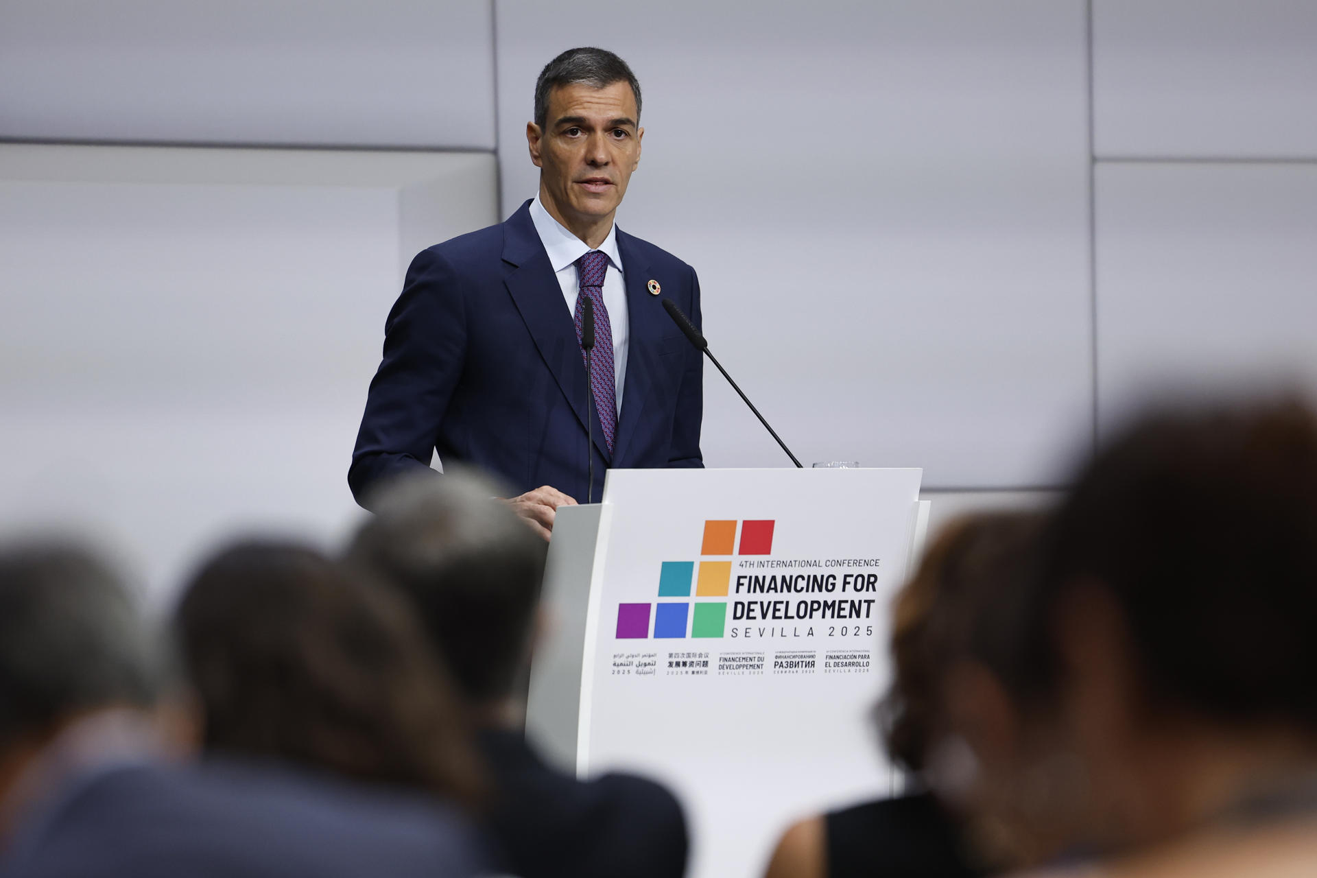 El presidente del Gobierno, Pedro Sánchez, interviene durante la presentación de la iniciativa de acción para la salud global, este miércoles en el marco de la IV Conferencia de la ONU para la Financiación al Desarrollo, en Sevilla. EFE/ J. Palencia
