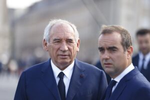El primer ministro francés, François Bayrou, este lunes en el dia nacional de Francia. EFE/EPA/Mohammed Badra