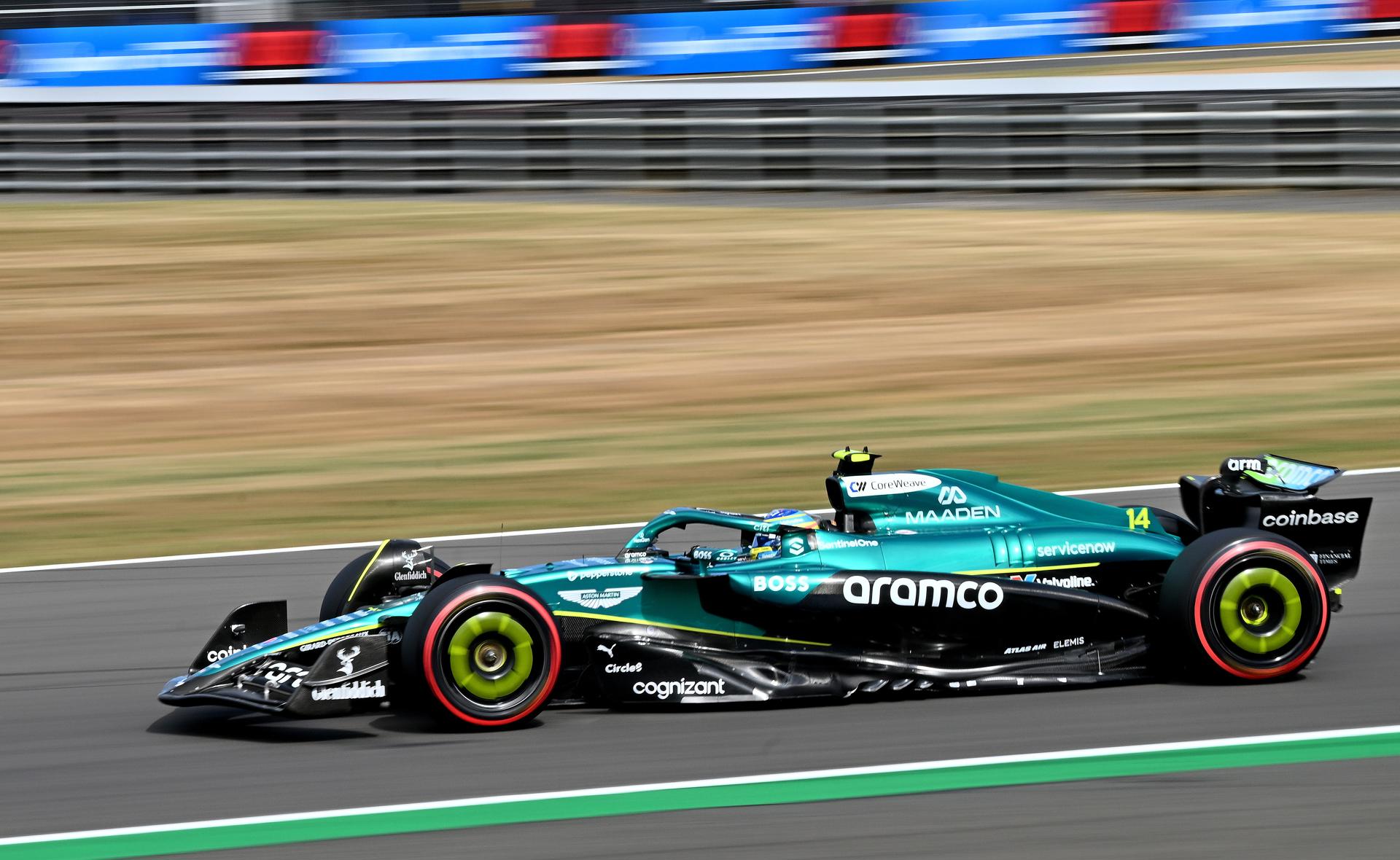 El piloto español de Aston Martin, Fernando Alonso, durante el Gran Premio de Gran Bretaña de Fórmula 1. EFE/EPA/PETER POWELL .