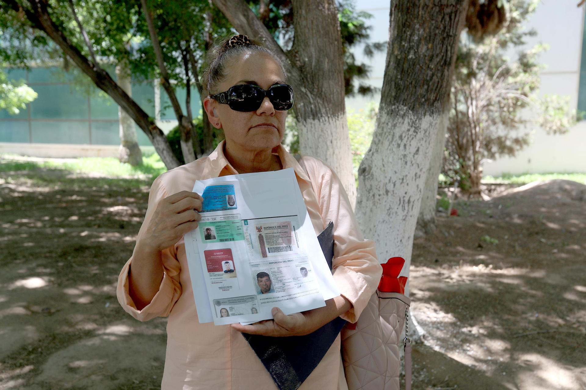 Olga Sáenz, viuda del peruano Arturo Morales, habla durante una entrevista con EFE este miércoles, en Ciudad Juárez, en Chihuahua (México). EFE/Luis Torres