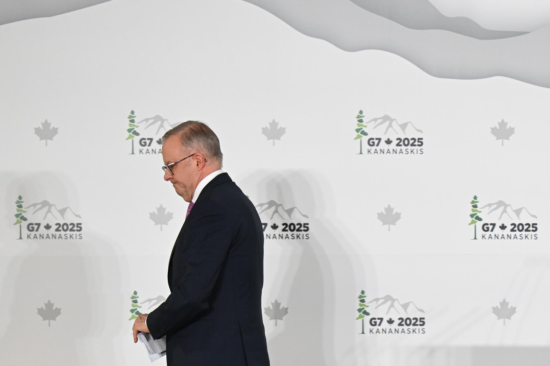Imagen de archivo tomada el 17 de junio de 2025 que muestra al primer ministro australiano, Anthony Albanese, en Kananaskis, Canadá, durante la cumbre de líderes del G7 celebrada allí entre el 15 y el 17 de junio de 2025. EFE/EPA/LUKAS COCH AUSTRALIA AND NEW ZEALAND OUT