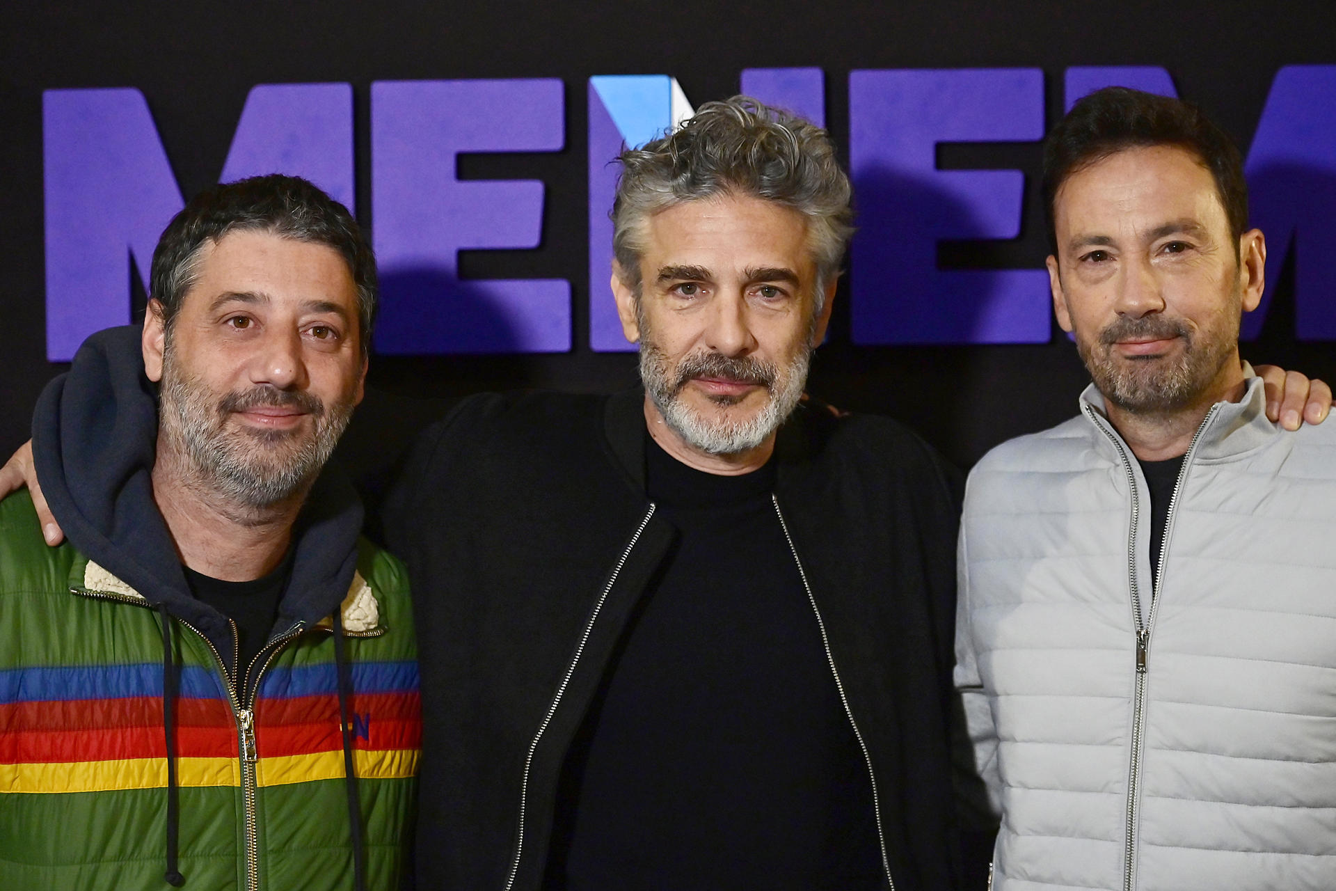 El director Ariel Winograd (i), el actor Leonardo Sbaraglia (c) y el productor Mariano Varela, posan durante una entrevista con EFE este viernes, en Buenos Aires (Argentina). EFE/Matias Martin Campaya