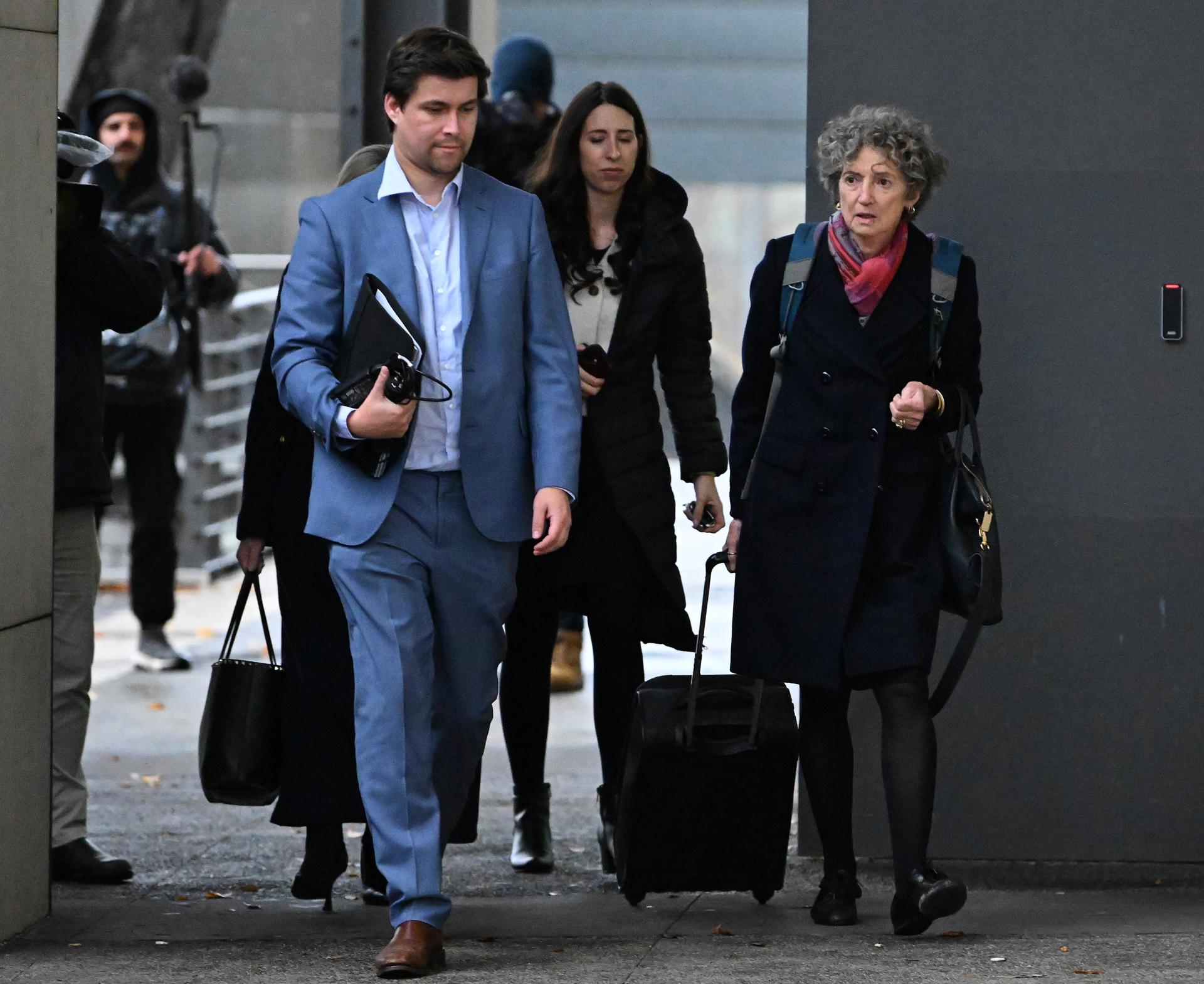 La fiscal Nanette Rogers (R). EFE/EPA/JAMES ROSS AUSTRALIA AND NEW ZEALAND OUT
