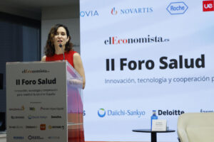 La presidenta de la Comunidad de Madrid, Isabel Díaz Ayuso, interviene en la inauguración del II Foro Salud organizado por el digital elEconomista, este martes en Madrid. EFE/ Mariscal