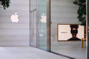 Fotografía de archivo de la entrada de Apple en Los Ángeles. EFE/ALLISON DINNER
