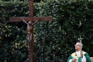 El papa León XIV celebra una misa en Castel Gandolfo. EFE/EPA/YARA NARDI / POOL