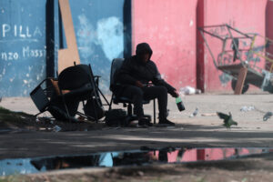 Fotografía de archivo que muestra a una persona en situación de calle en Buenos Aires (Argentina). EFE/ Juan Roncoroni