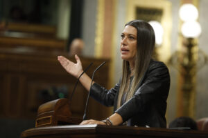 La portavoz de Junts per Catalunya Míriam Nogueras, interviene durante el pleno del Congreso de los Diputados este miércoles. EFE/Mariscal