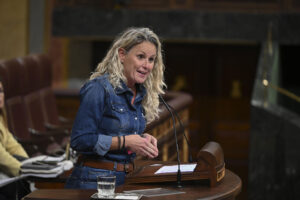 Imagen de archivo de la diputada catalana Montserrat Mínguez y nueva portavoz del PSOE. EFE/ Fernando Villar
