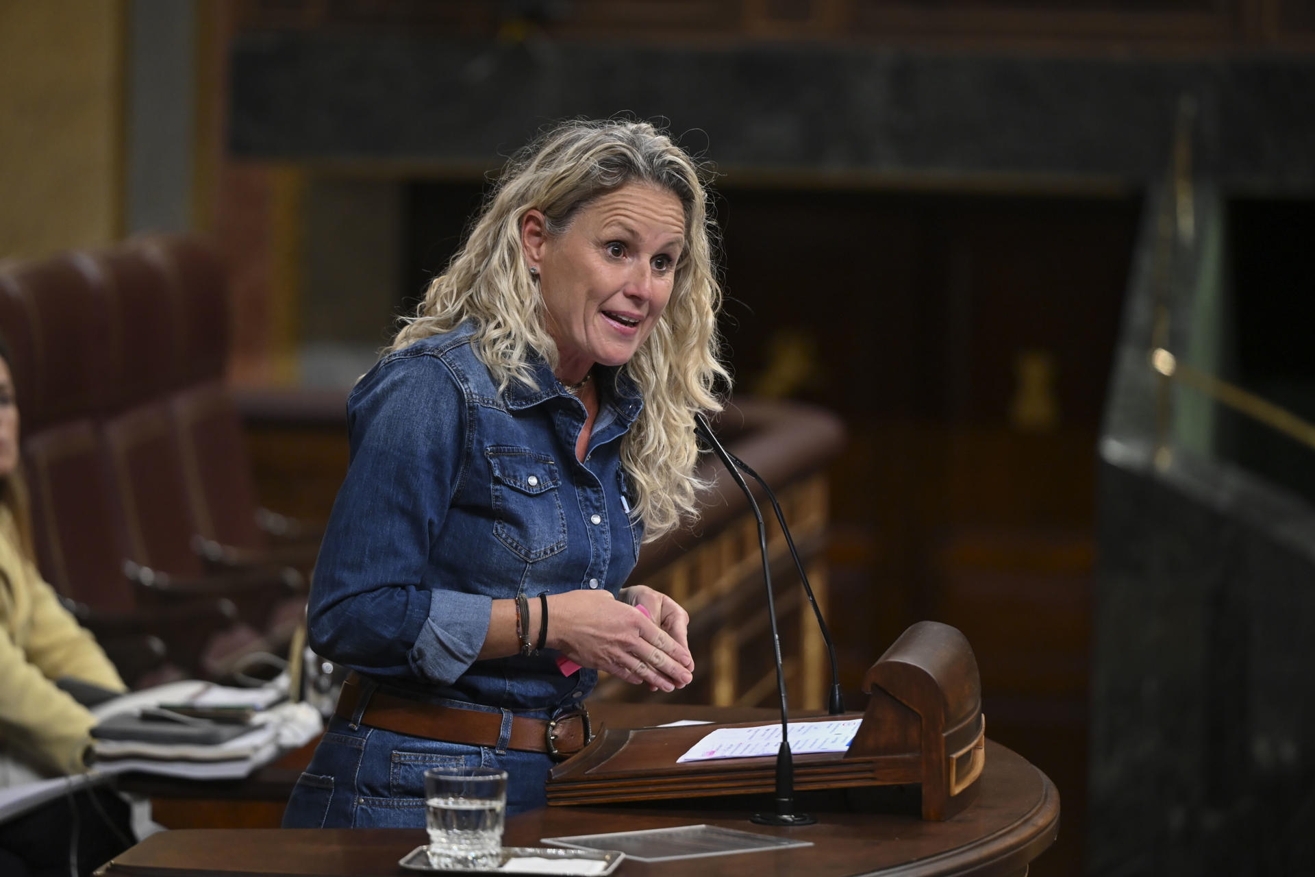 Imagen de archivo de la diputada catalana Montserrat Mínguez y nueva portavoz del PSOE. EFE/ Fernando Villar