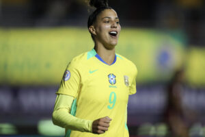 Amanda Gutierres de Brasil celebra un gol ante Venezuela durante un partido de la Copa América Femenina. EFE/Jóse Jácome